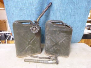 2 Jerry Cans