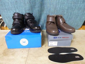 2 New Pair of Mens Boots