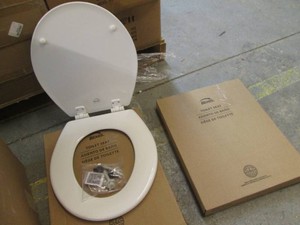 2 New Bemis easy clean toilet seats