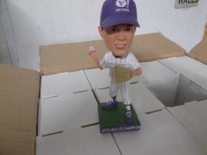 Case of 24 Yahoo sports fantasy baseball bobbleheads