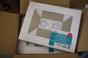 Case of 10 Cake boxes with windows and cupcake inserts