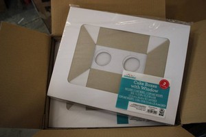 Case of 10 Cake boxes with windows and cupcake inserts
