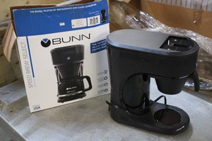 Bunn coffee maker missing top cover and pot