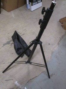 37in adjustable height tripod with travel bag