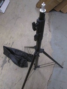 37in adjustable height tripod with travel bag