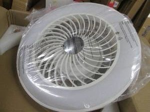White Veiling fan with Light fixture