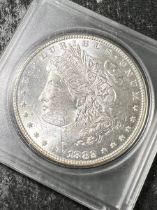 1882 US MORGAN SILVER DOLLAR IN CASE
