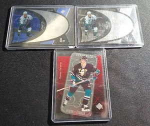 (3) Teemu Selanne Die-Cut Cards