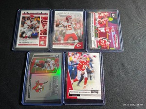 (5) Patrick Mahomes Cards