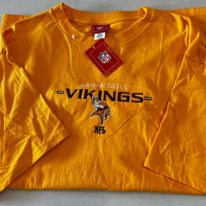 Vintage NFL Vikings Embroidered Gold T-Shirt NOS Tag XL