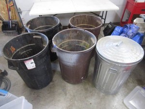 (5) Garbage Cans