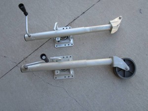 (2) Trailer Jacks