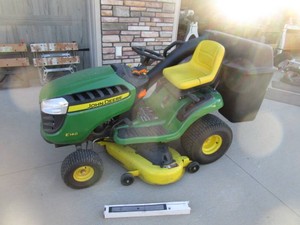 John Deere E140 48 Hydrostatic Mower wBagger (only 83 hours)