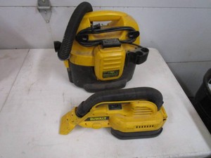 (2) DeWalt 18vElectric Vacuums