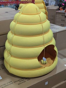 Honey Comb Pet Bed - Zipp able for Travel or Storage 18