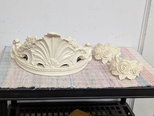 Floral Bed Crown w Tiebacks Color Cream