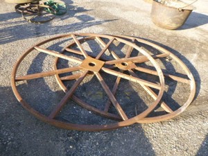 2 Vintage Spool Ends