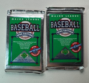 2 Packs of 1990 Upper Deck Baseball Cards (Reggie Auto)