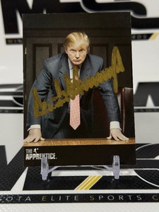 Donald Trump Autograph The Aprentice President 2005 #1 Trading Card