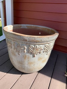 Large outdoor planter, 22dia.