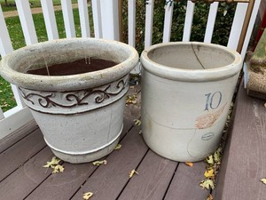 Red Wing 10 gallon crock, cracked planter, cracked