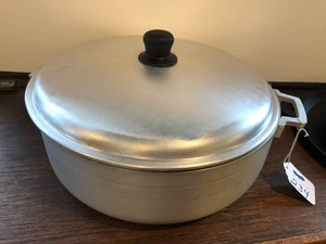 Bene Casa large metal kettle