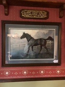 Framed horse print and wall plaque