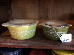 Pyrex casseroles