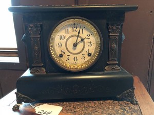 Seth Thomas Clock Co. mantel clock, with key
