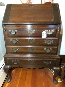 Drop down, 4 drawer desk Approx. 39Hx27Wx17D with some contents