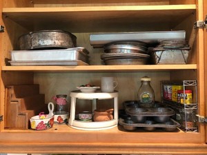 Bakeware, spices, wood expandable spice rack