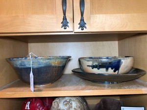 Pottery bowls and other pottery pieces