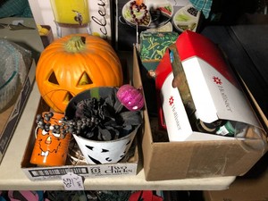 Halloween decorations, acrylic paints, mirror set