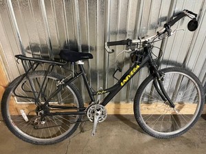 Univega Zig Zag 26-Inch Hybrid Bicycle With Cargo Rack