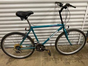 Raleigh Summit Multi-Speed Bicycle With Fenders
