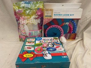 YEM - Mixed Craft Lot - Tie-Dye, Round Loom & Rock Painting Sets