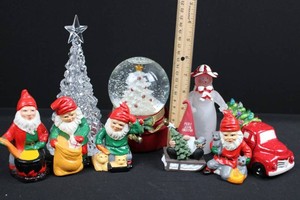 Christmas Figurines & Holiday Decor Mixed Lot - 9pc