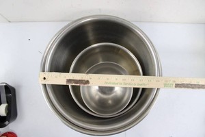 Stainless Steel Nesting Mixing Bowl Set (Lot of 4)