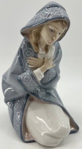 Lladro Porcelain Mary Figurine