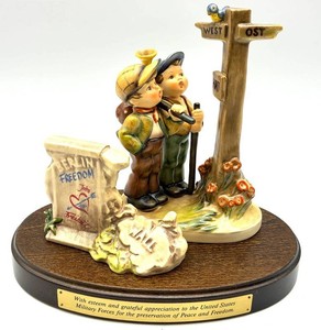 M.I. Hummel Crossroads Special Edition Hum 331 Figurine