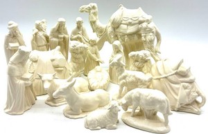 Nativity Scene Figurine Set - Religious Figures & Animals