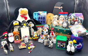 Penguin Holiday Decor, Figurines & Collectibles Mixed Lot