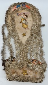 Vintage Patriotic Holiday Wall Decoration With Silver Tinsel