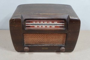 Vintage Philco Transitone Model 42-PT-3 Vacuum Tube Tabletop AM Radio