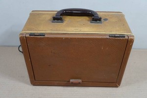 Vintage Motorola Playmate Portable Tube Radio