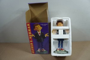MAD Alfred E Neuman 12 Statue