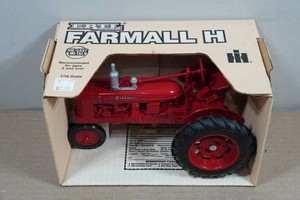 Ertl Farmall H Tractor 116 Scale Replica