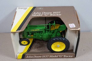 Ertl John Deere 1937 Model G Tractor 116 Scale Replica
