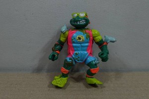 1990 TMNT Mike the Sewer Surfer Michelangelo Action Figure