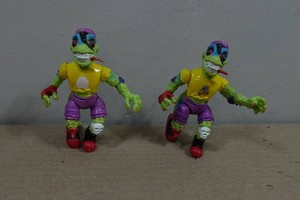 2 1990 TMNT Mondo Gecko Action Figures